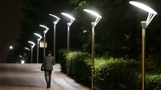 Saudaramu Bukan Sebuah Tiang - balaidakwahbanjarnegara.com